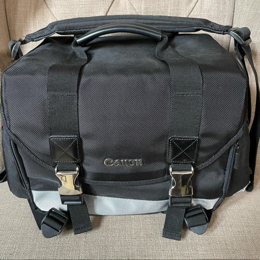 Canon Deluxe Digital SLR Camera Case & Gadget Bag